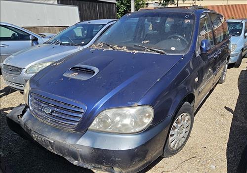 Kia carnival